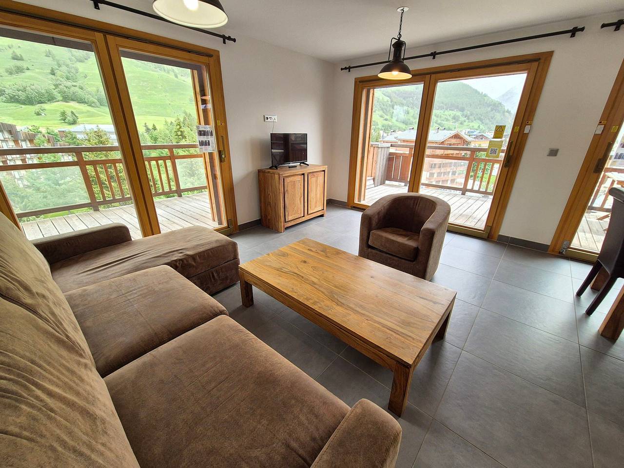 Apartamento entero, Apartamento nuevo, luminoso, a 250m de las pistas, se admiten mascotas in Mont-de-Lans, Les Deux Alpes