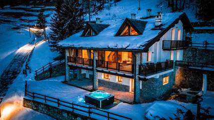 Chalet pour 12 personnes, avec vue ainsi que sauna et jardin dans Cervinia