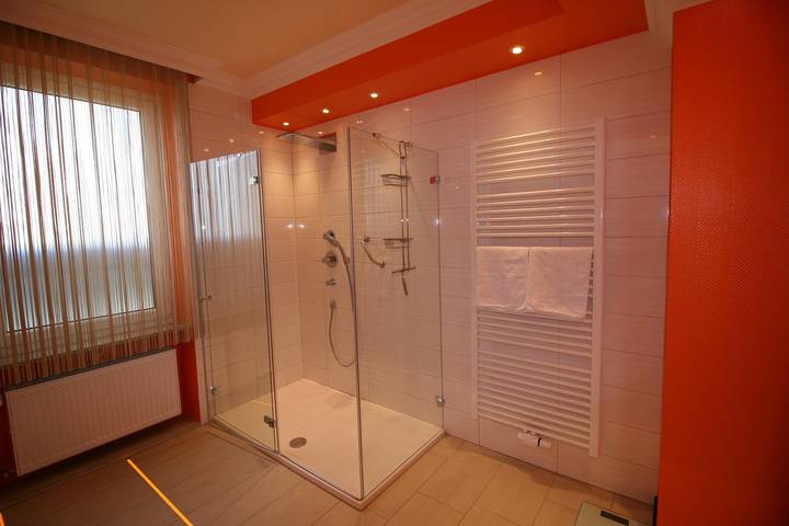Ferienwohnung für 2 Personen, mit Balkon/Terrasse und Terrasse sowie Garten in Bad Steben - 4