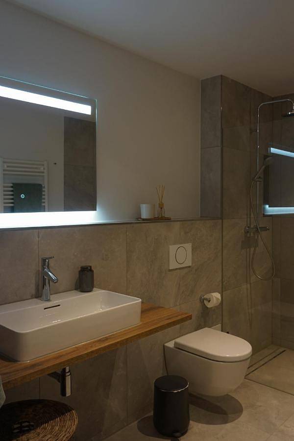 Ganze Wohnung, Schönes Neubau Serviced-Apartment mit Parkplatz in Bruchsal, Kraichgau