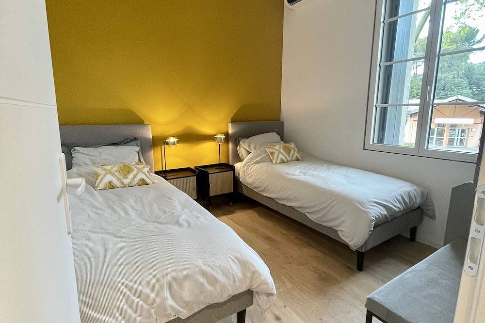 Entire apartment, T3 luxury apartment in traditional stone Mediterranean farmhouse in Clapiers, Montpellier region