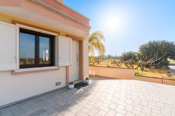 Appartamento per 8 persone, con giardino e panorama a Tuglie