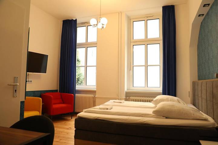 Hotel für 5 Personen, mit Garten, kinderfreundlich in Charlottenburg Berlin - 4
