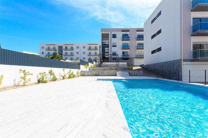 Apartament wakacyjny dla 4 osób, z widok i basen oraz ogród w Nazaré