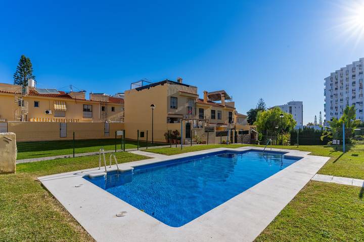 Apartament wakacyjny dla 6 osób, z ogród i basen dla dzieci w Torremolinos