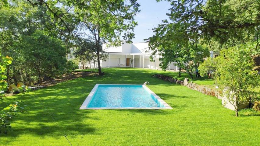 Alojamiento y desayuno para 2 personas, con vistas además de jardín y piscina en Región Norte (Portugal)