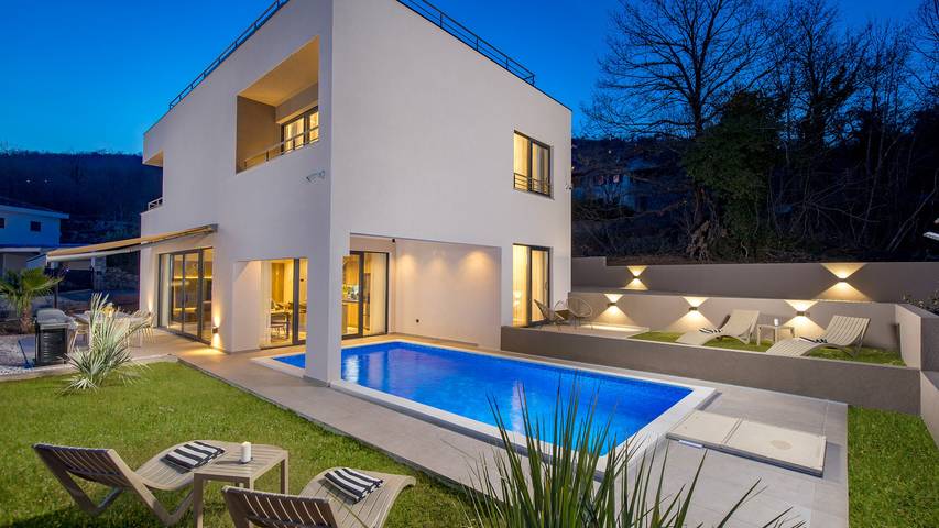 Villa für 8 Personen, mit Pool und Garten sowie Whirlpool und Sauna in Grad Opatija