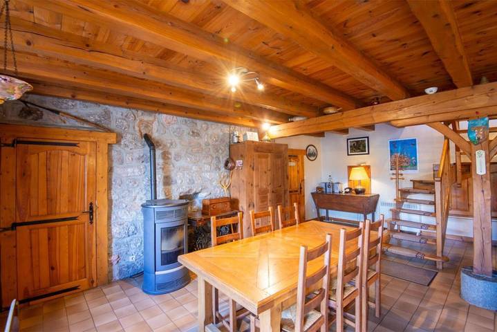 Location de vacances pour 8 personnes, avec Jardin à La Panouse