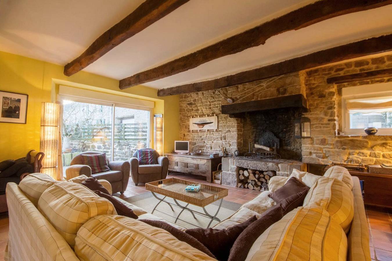 Cromlech in Plougoumelen, Côte des Mégalithes