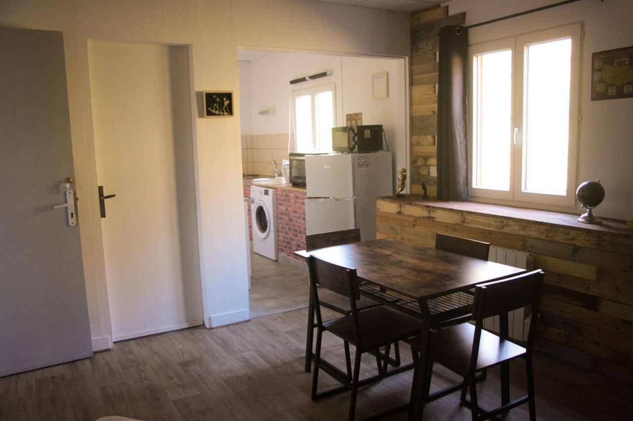 Appartement entier, Two-Bedroom Apartment in Cernon, Jura Francais