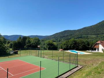 Cottage pour 10 personnes, avec vue ainsi que jardin et piscine à Le Saulcy