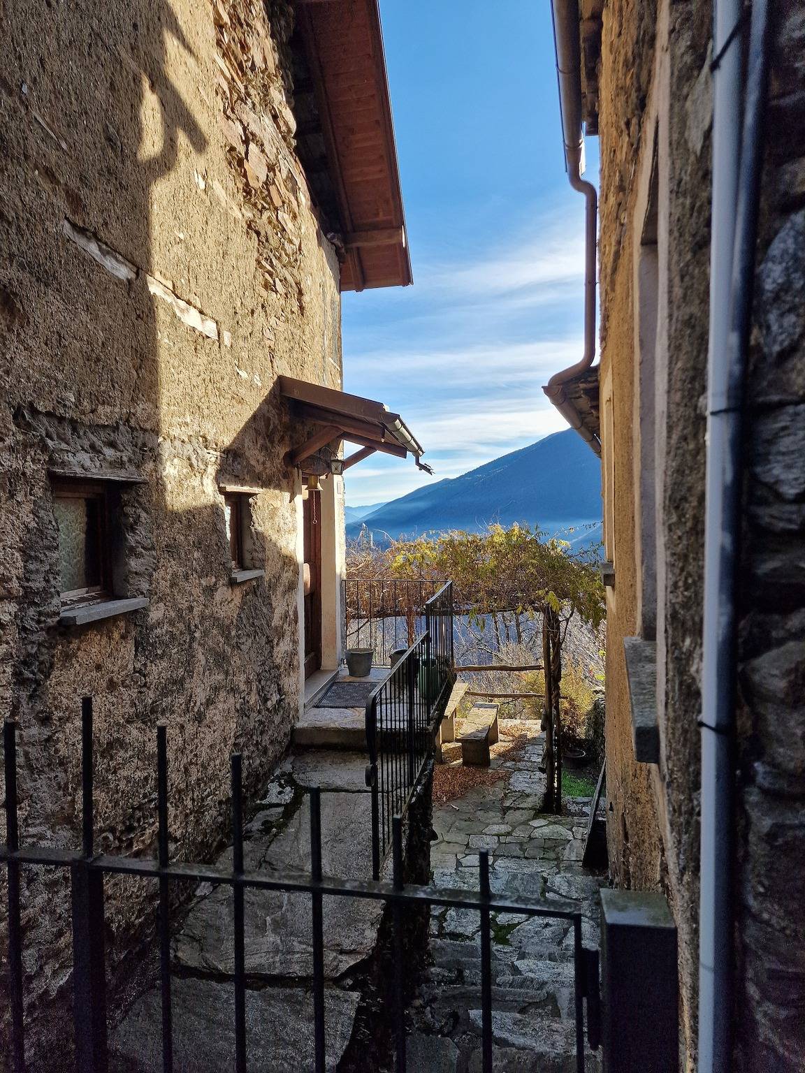 Casa di Luna, Case di Zali in Falmenta, Valle Cannobina