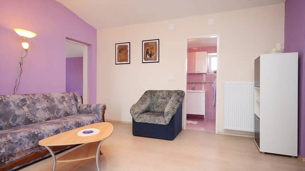 Cijeli apartman za odmor, Ferienwohnung für 5 Personen (64 m²) in Pakostane in Plaža Pakoštane, Pakostane