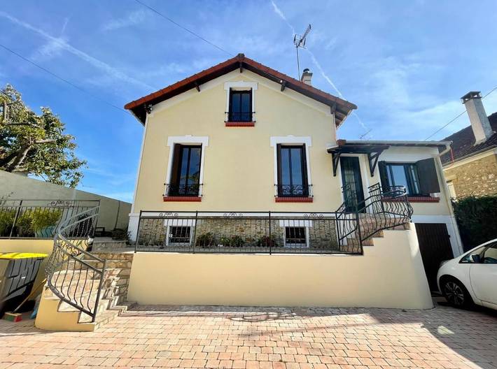 Location de vacances pour 6 personnes, avec jardin à Couilly-Pont-aux-Dames