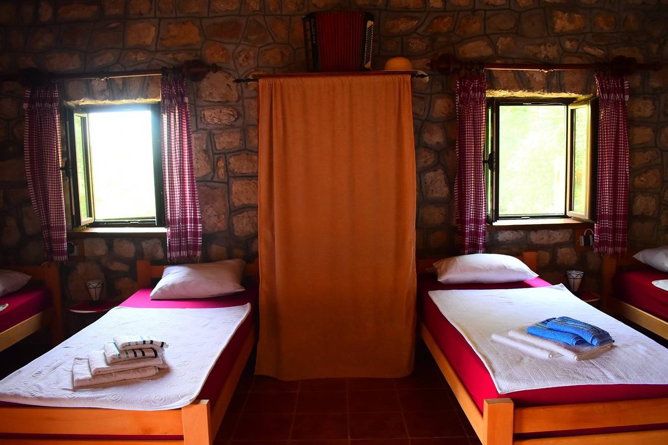 Rent House Orahovo - Holiday home in Montenegro