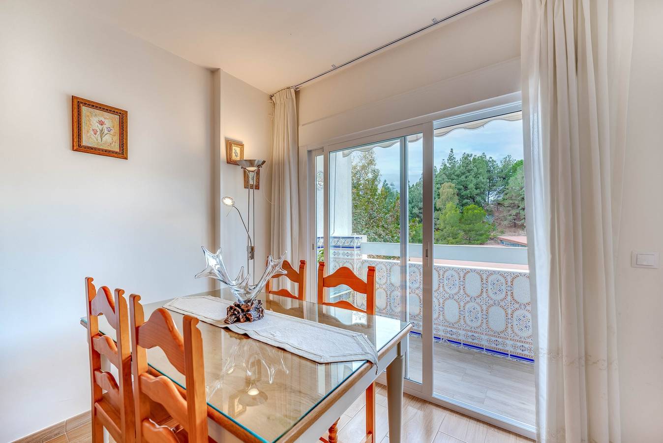 Entire apartment, Apartment "Piso cerca a la Playa" with Pool, Balcony & Wi-Fi in Plaza de los Naranjos, Marbella