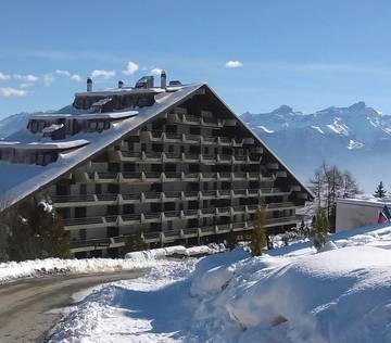 Gîte pour 8 personnes, avec vue et terrasse, animaux acceptés à Vionnaz