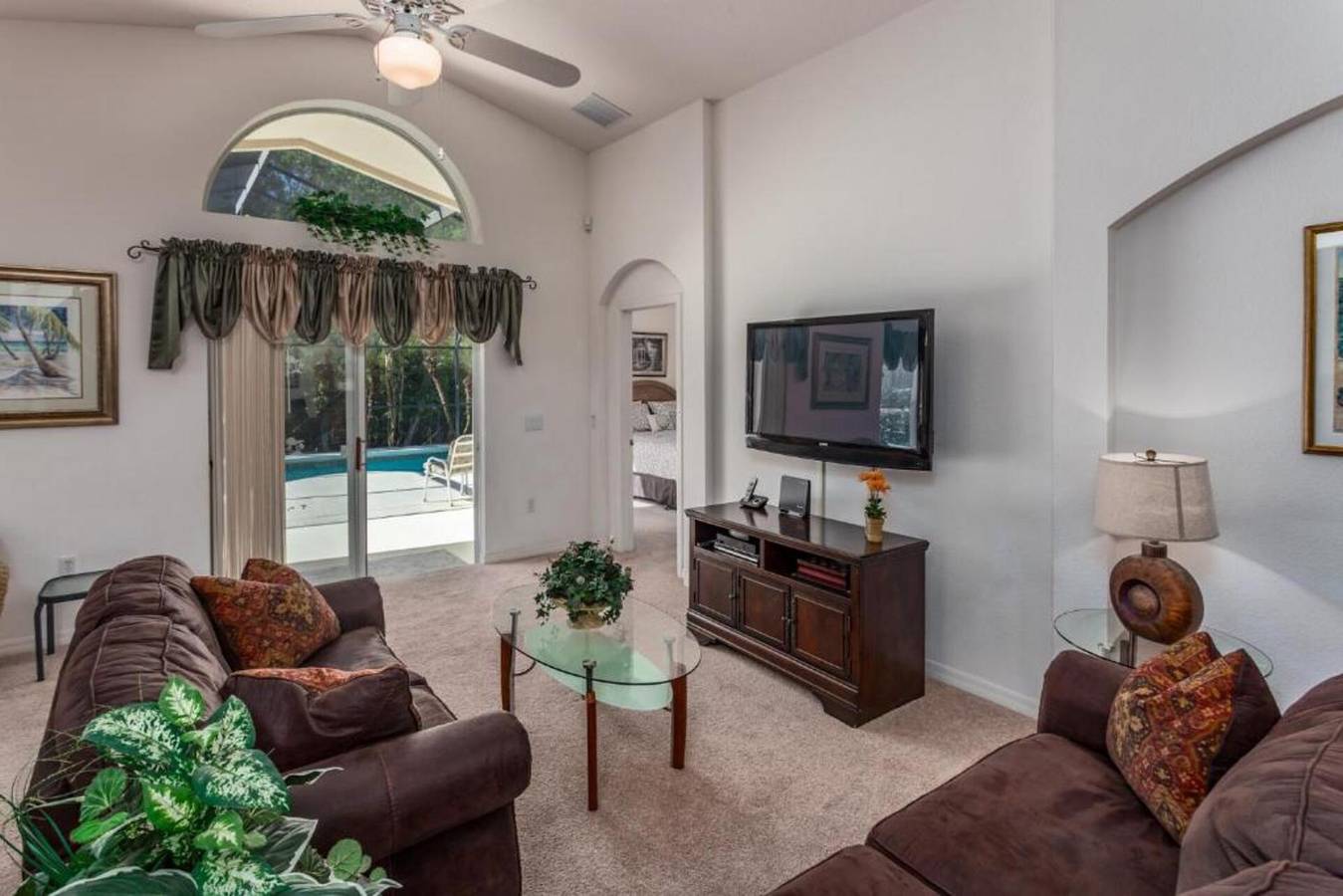 Orlando Villa 6426: Cumbrian Lakes Pool + Spa Retreat in Kissimmee, Condado de Osceola