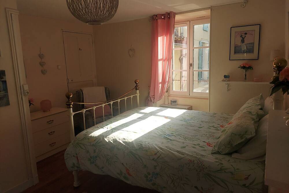 2 Bed House with Mountain View, Garden and Bbq in Confolens, Charente