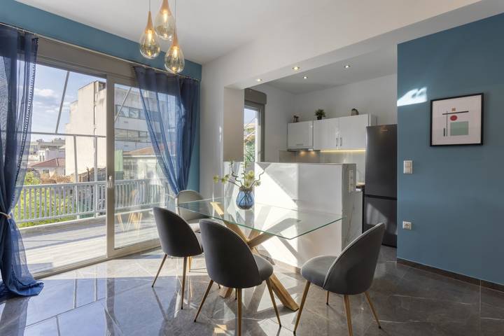 Ganze Wohnung, Kapnokoptiriou10·Modern Renovated Apartment in Met in Zentral-Athen, Athen