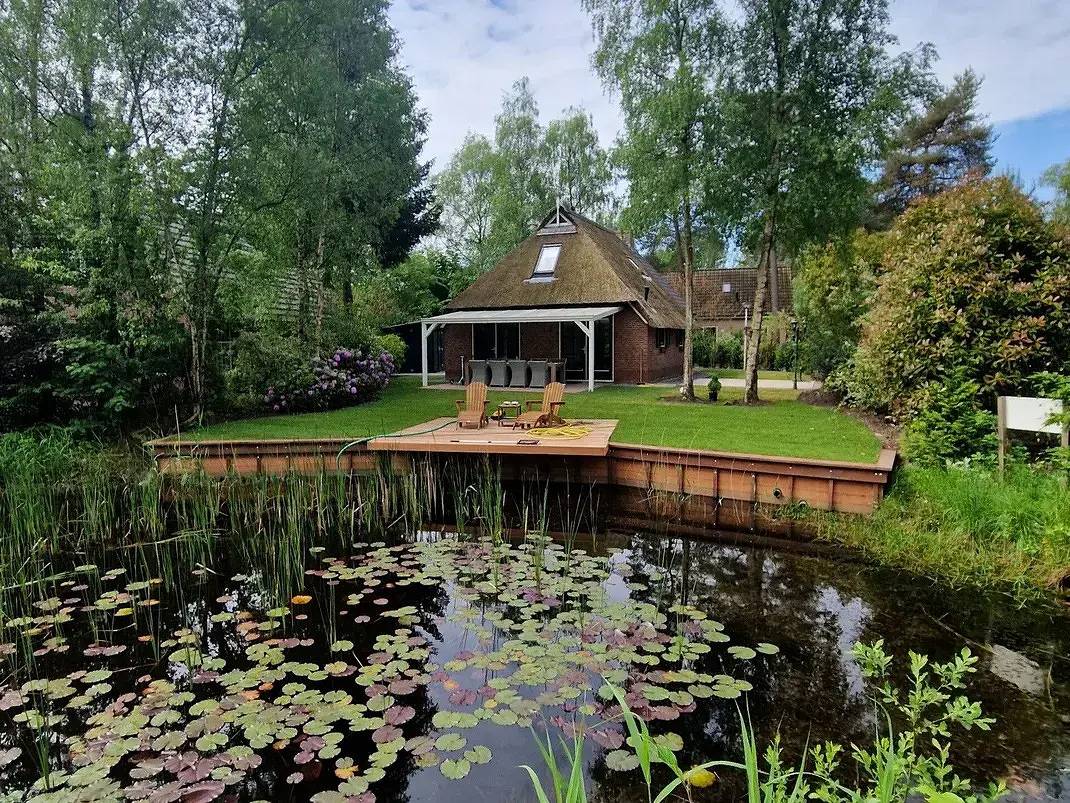 Landgoed Het Grote Zand — Stuifzand Wellness Outdoor Bungalow Deluxe with Bedstee | 6+2 persons in Hooghalen, Drenthe