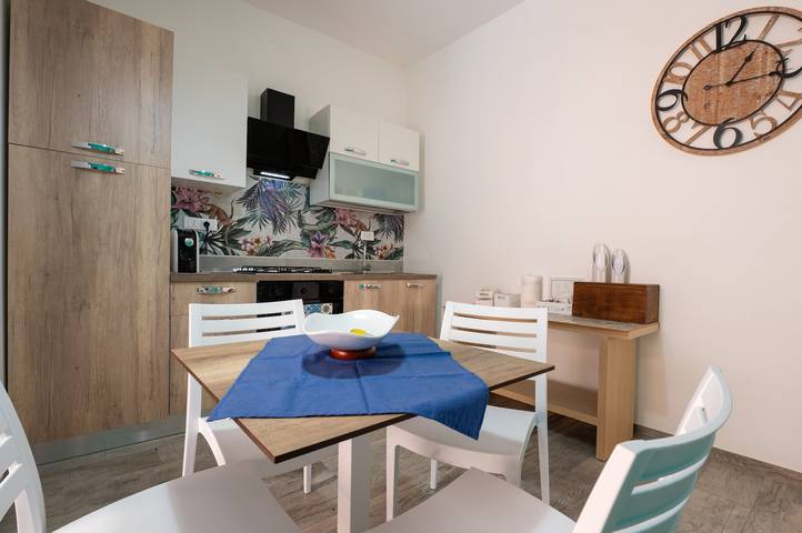 Room 'Perla Marina - U Scogliu' with Balcony, Wi-Fi, Air Conditioning and Shared Kitchen in Realmonte, Agrigento provins
