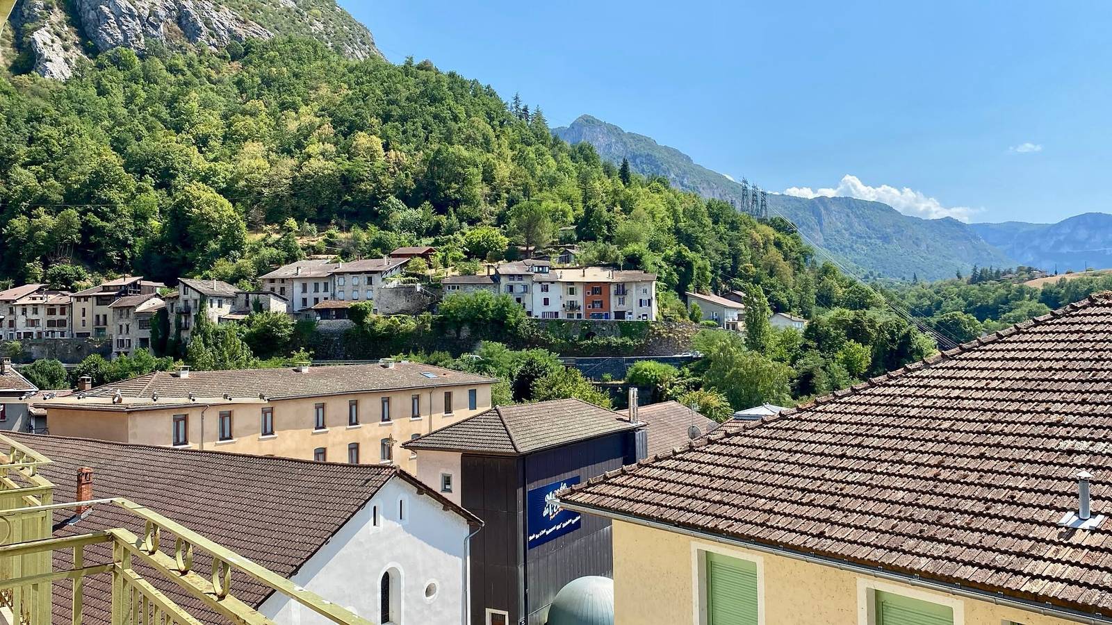 Appartement entier, Appartement « Casa d’Eva » avec vue sur la montagne, Wi-Fi et climatisation in Pont-en-Royans, Parc naturel régional du Vercors
