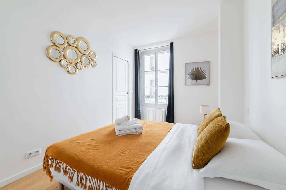 Ganze Wohnung, 2 pieces renovee a neuf Paris 5 - 4P in Paris, Ile de France