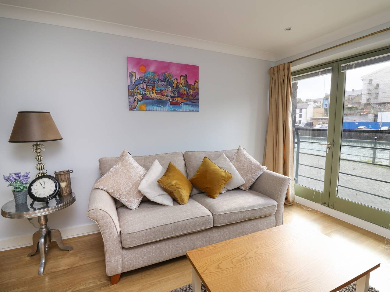 Entire apartment, Flat 2 in Pembroke, Pembrokeshire