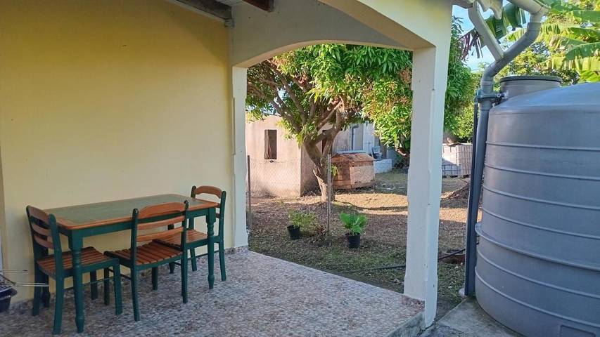 Appartement de vacances pour 4 personnes, avec terrasse et jardin