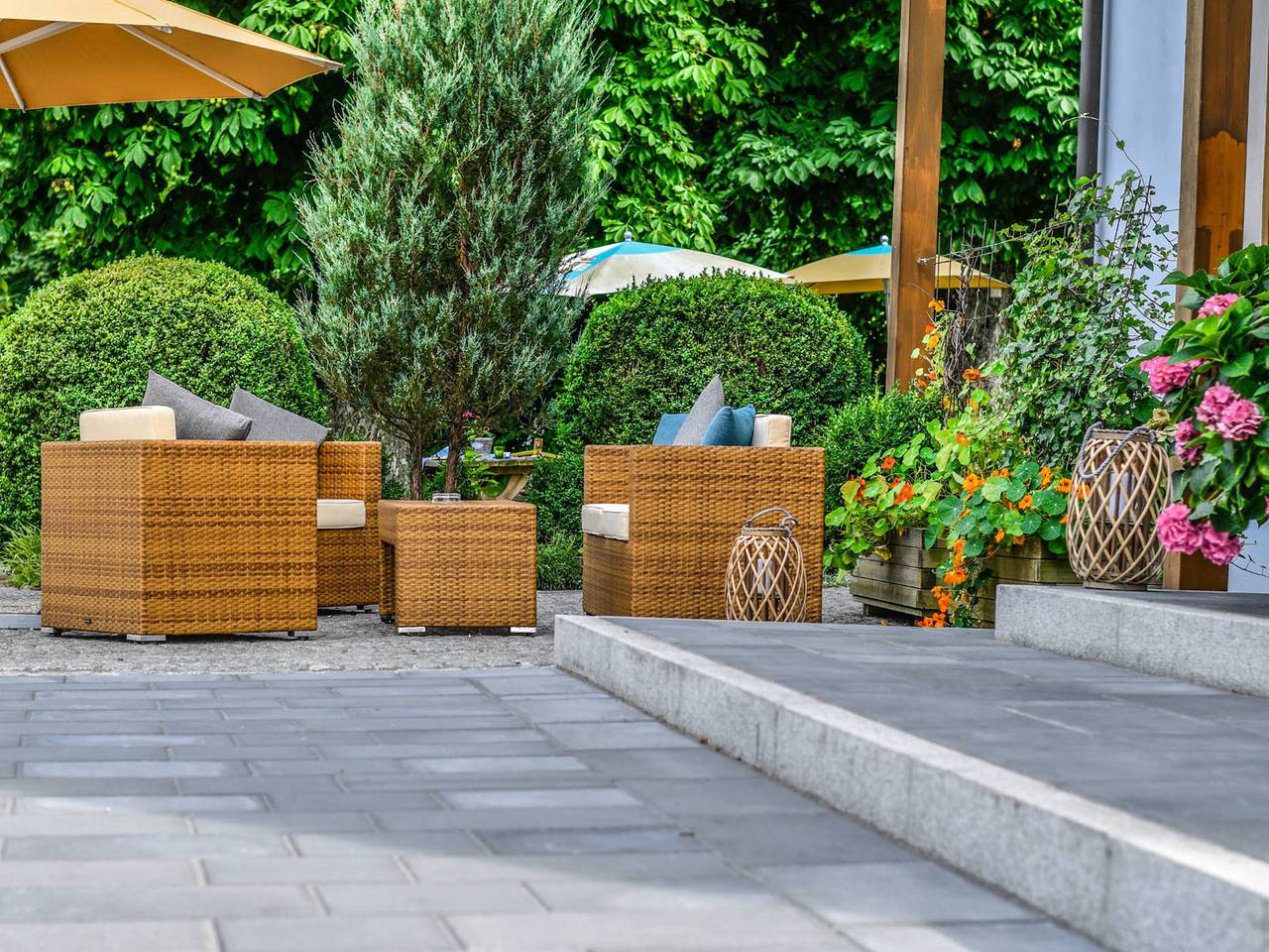 Landhaus Tanner - Doppelzimmer Verdi, Rainshowerdusche, Kingsizebett, Balkon/Terrasse, 30 qm in Waging am See, Rupertiwinkel