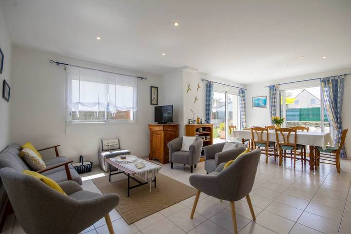 Gîte pour 6 personnes, avec terrasse et jardin