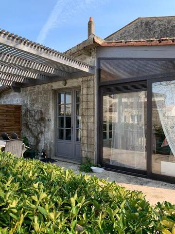 Location de vacances pour 6 personnes, avec vue et jardin à Saint-Savinien