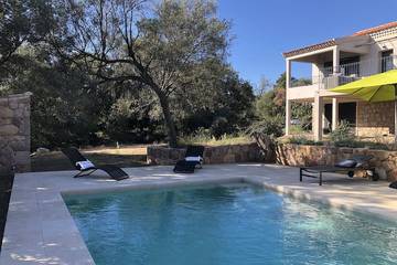 Cottage pour 4 personnes, avec balcon et jardin, animaux acceptés à San-Gavino-di-Carbini