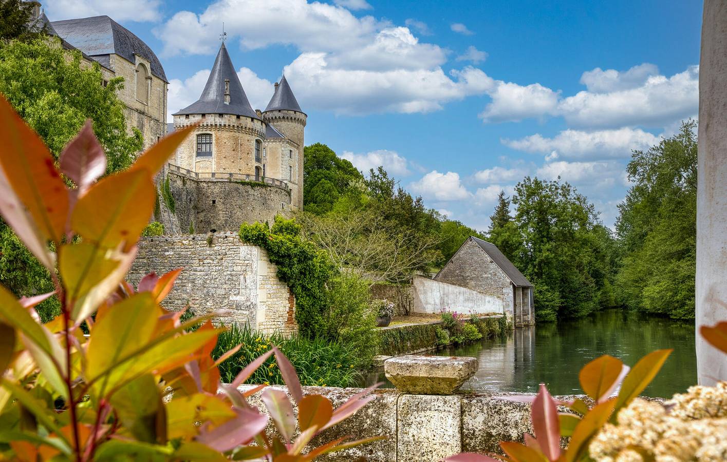 Modernes Apartment mit WLAN, TV, Parkplatz in Barro – 2 km zum Stadtzentrum in Verteuil-sur-Charente, Charente
