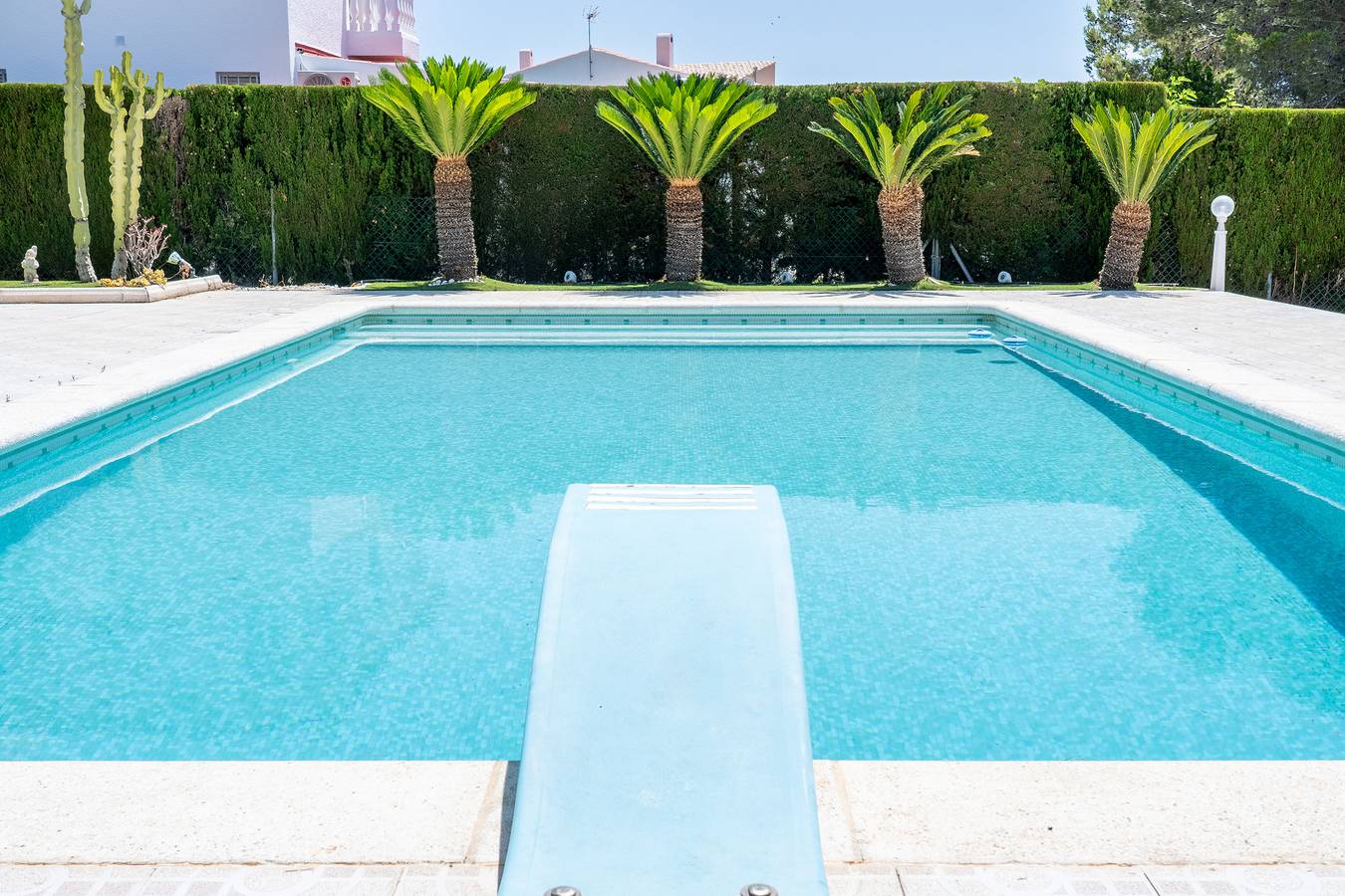 Villa 'Ponent' with Sea Views, Private Pool and Wi-Fi in l'Ametlla de Mar, Costa Dorada