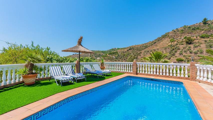 Villa für 6 Personen, mit Pool und Balkon/Terrasse in Torrox - 2