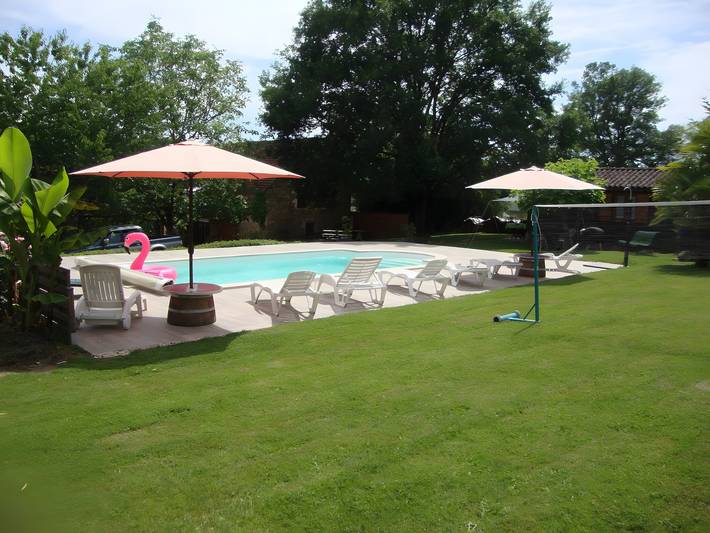 Location de vacances pour 6 personnes, avec balcon et jardin, animaux acceptés à Les Quatre-Routes-du-Lot