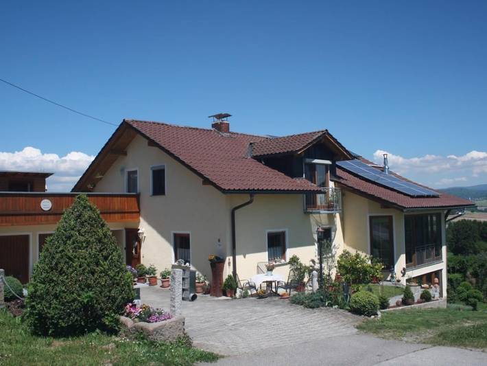 Bauernhof für 4 Personen, mit Balkon und Terrasse sowie Ausblick