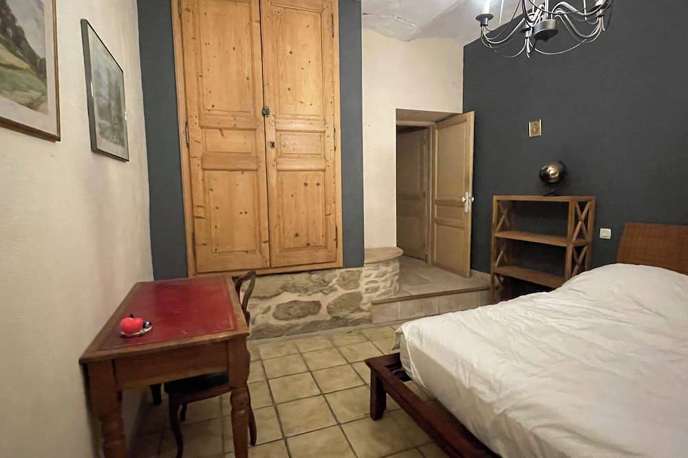 Chambre étape avec petit déjeuner dans un grand mas provençal in Caderousse, Vaucluse