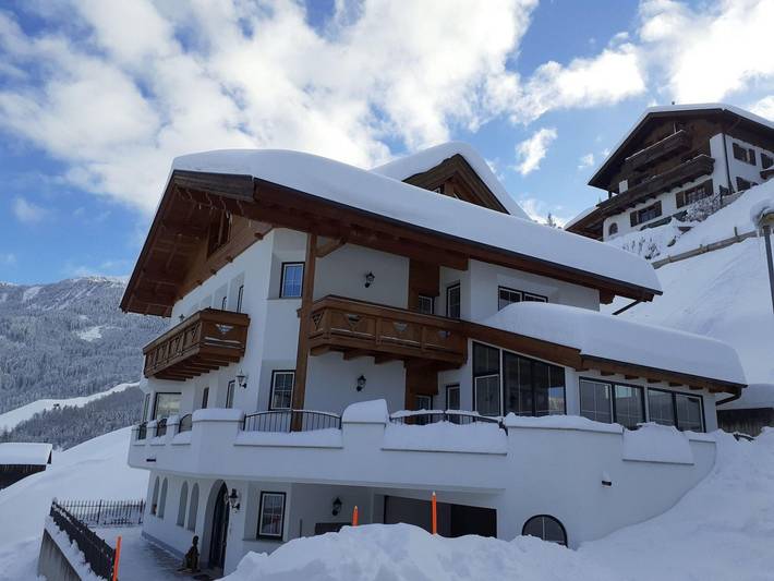Apartamento entero, Modern Apartment in Hochgallmigg with Balcony in Fließ, Bezirk Landeck