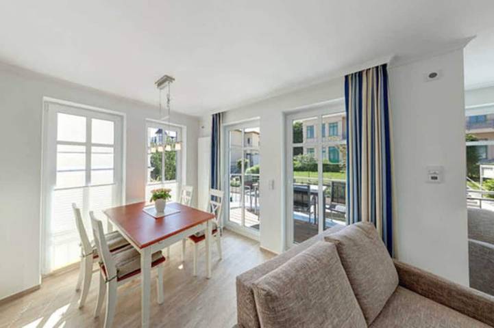 Villa für 4 Personen, mit Balkon