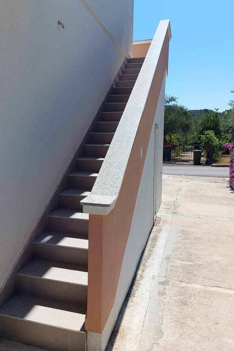 Ganze Wohnung, 2-Zimmer-Ferienwohnung mit Terrasse und Meerblick Kraj, Pasman A-335-a in Ugrinici, Kraj