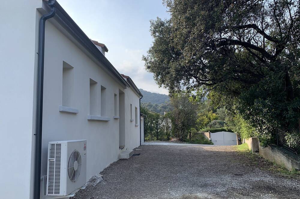 Suite parentale   Indépendante design aux portes d’ajaccio ,  tout confort . in Ajaccio, Région d'Ajaccio