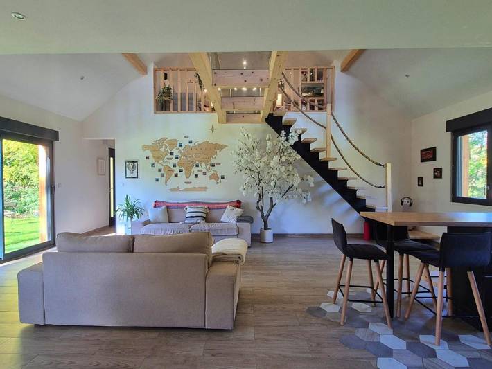 Location de vacances pour 6 personnes, avec jardin à Ceyssat