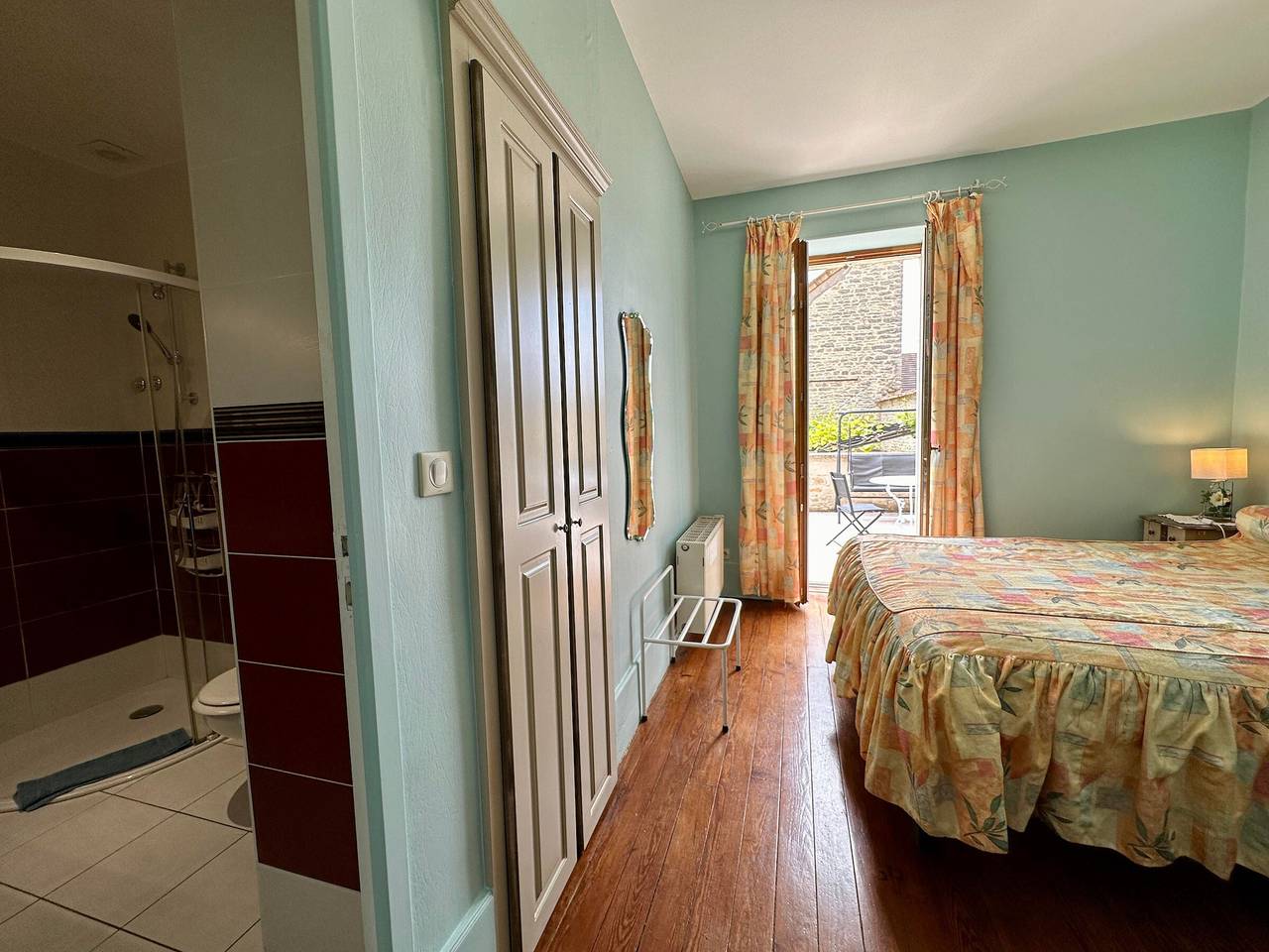 Quiet Burgundy house with courtyard and Wifi in Puligny-Montrachet, Beaune region