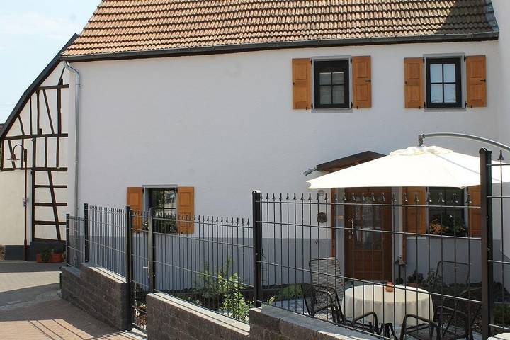 Ferienhaus für 4 Personen, mit Garten und Terrasse in Weißenthurm