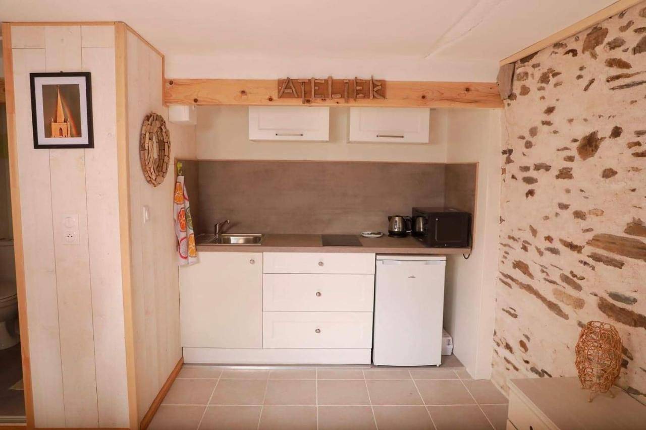 Appartement entier, One-Bedroom Apartment in Donzenac, Région de Brive-la-Gaillarde