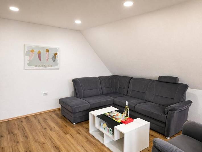 Ferienwohnung für 8 Personen, mit Balkon und Garten sowie Ausblick in Meinhard - 3
