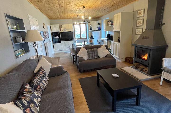 Gîte pour 10 personnes, avec jardin et terrasse à Compains - 2